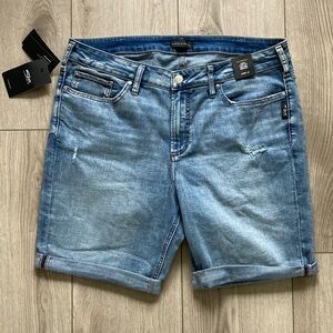 NWT Silver Jeans Shorts Avery Curvy Fit High Rise Bermuda Denim Sz 18W Length 9”